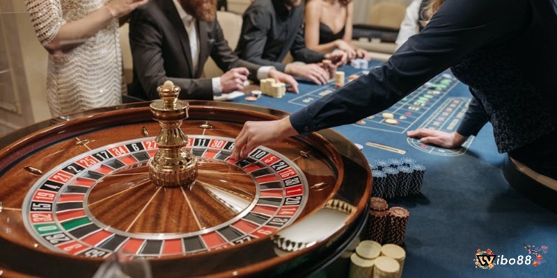 So sánh live casino và online casino về điểm giống nhau